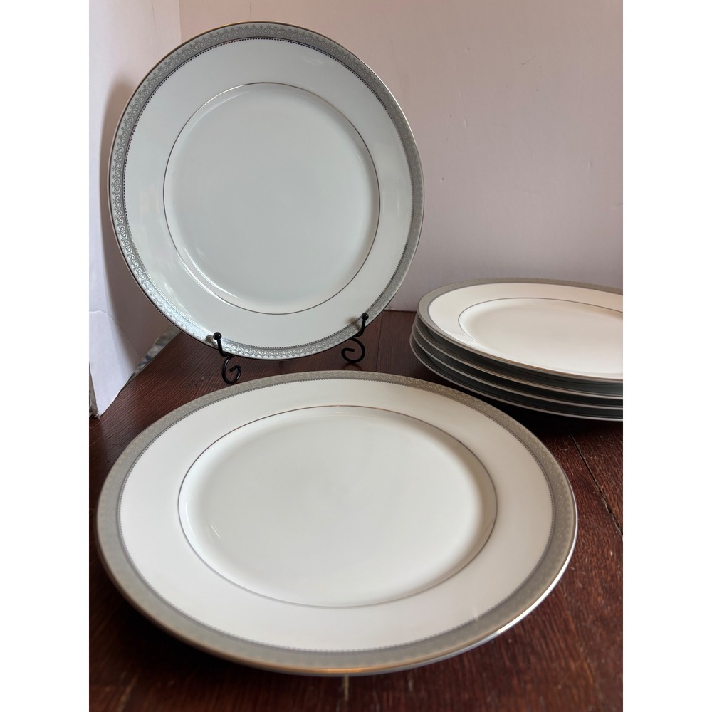 Mikasa Platinum Crown Dinner Plates Set of 6 Fine China L3428 White Silver Gold